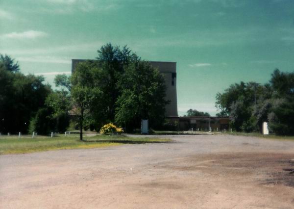 Pontiac Drive-In Theatre - 1977 Screen From Greg Mcglone (newer photo)